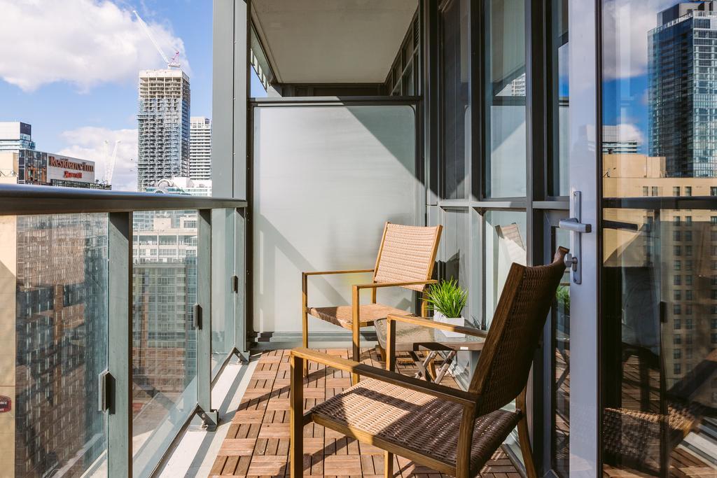 Gorgeous 2-Bedroom In The Heart Of Downtown Toronto Exterior photo